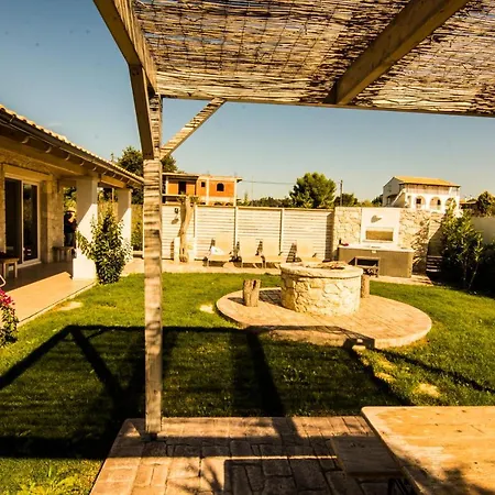 Estia - Private Jacuzzi Next To The Holiday home