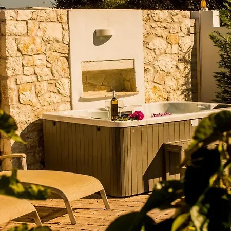 Estia - Private Jacuzzi Next To The بيت للعطل