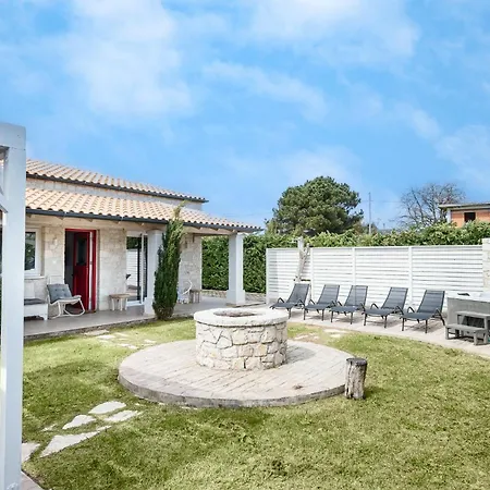 Estia With Outdoor Hot Tub - Next To The