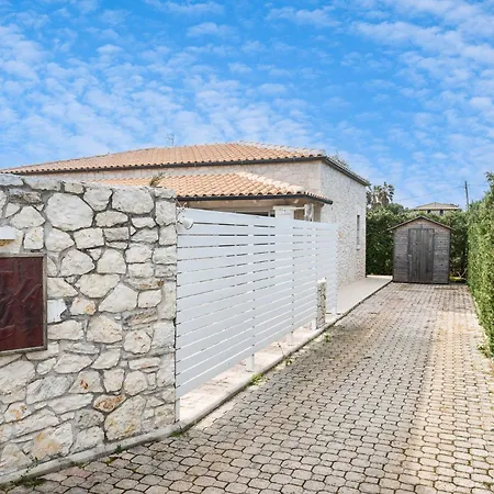 Estia With Outdoor Hot Tub - Next To The Agios Georgios (Corfu)