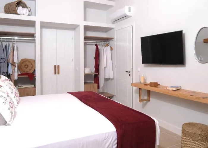 Villa Estia With Private Jacuzzi, Next To The Beach *