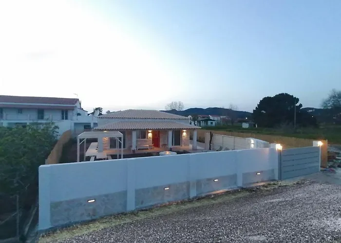 Villa Estia With Private Jacuzzi, Next To The Beach Feriehus *